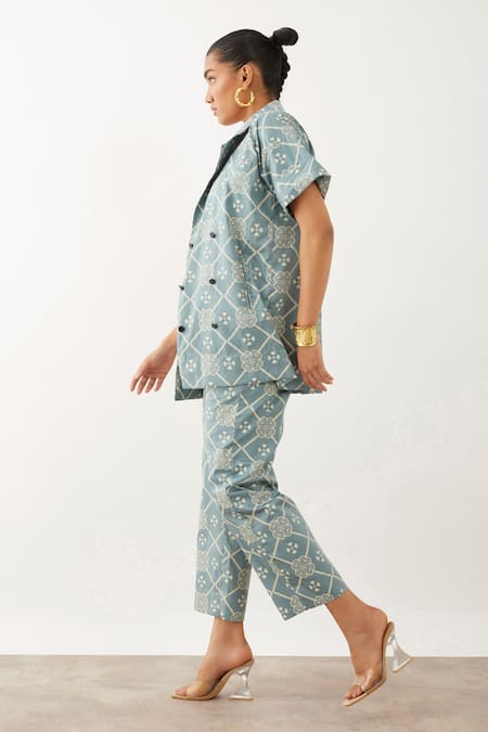 Buy Son Of A Noble Snob Grey Cotton Satin Collared Olivia Clover Print Jacket And Pant Set Online at Aza Fashions Buy_Son Of A Noble Snob_Grey Cotton Satin Collared Olivia Clover Print Jacket And Pant Set _Online_at_Aza_Fashions