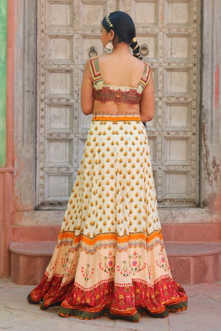 Ankur J_Off White Dupatta Georgette Printed Leaf Sweetheart Neck Lehenga Set _at_Aza_Fashions