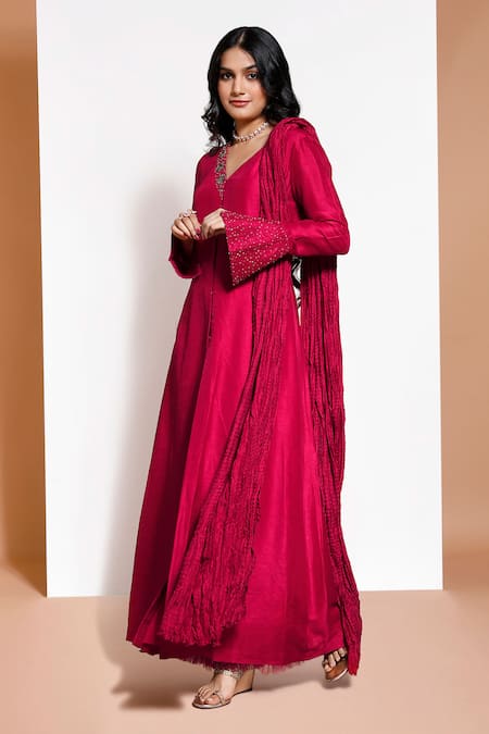 Kressa_Red Crepe Embroidered Floral V Neck Sherwani Kurta Set _Online_at_Aza_Fashions