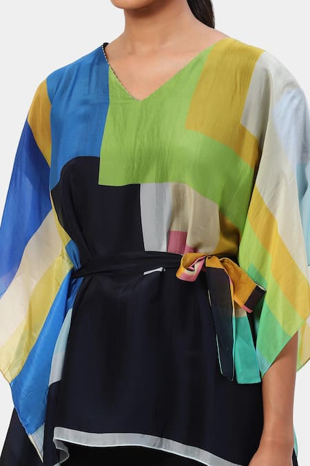 Shop Satya Paul Black V-neck Geometric Print Kaftan With Belt Online at Aza Fashions Shop_Satya Paul_Black V-neck Geometric Print Kaftan With Belt _Online_at_Aza_Fashions