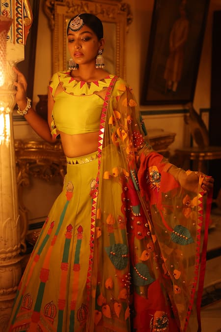 Buy_Xoxo Apurva_Green Silk Chanderi Hand Embroidered Floral Jaal Round Blouse Lehenga Set _Online_at_Aza_Fashions