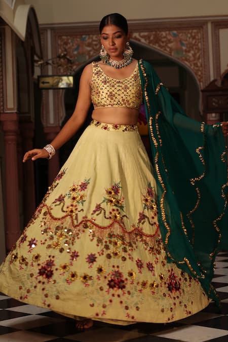 Buy_Xoxo Apurva_Yellow Raw Silk Hand Embroidered Zardosi Round Blouse Lehenga Set _Online_at_Aza_Fashions