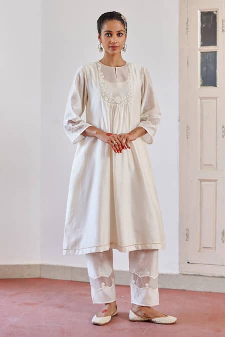 Buy Amisha Kothari Ivory Chanderi , Organza Embroidery, Tassels Round Zoha Anarkali Set Online at Aza Fashions Buy_Amisha Kothari_Ivory Chanderi , Organza Embroidery, Tassels Round Zoha Anarkali Set _Online_at_Aza_Fashions