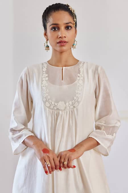 Shop Amisha Kothari Ivory Chanderi , Organza Embroidery, Tassels Round Zoha Anarkali Set Online at Aza Fashions Shop_Amisha Kothari_Ivory Chanderi , Organza Embroidery, Tassels Round Zoha Anarkali Set _Online_at_Aza_Fashions