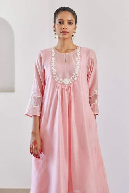 Amisha Kothari Pink Chanderi , Organza Embroidery, Tassels Zoha Floral Anarkali Set at Aza Fashions Amisha Kothari_Pink Chanderi , Organza Embroidery, Tassels Zoha Floral Anarkali Set _at_Aza_Fashions