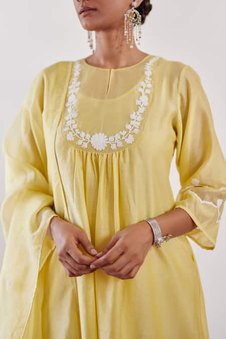Amisha Kothari Yellow Chanderi , Organza Tassels, Zoha Floral Gathered Anarkali Set Online at Aza Fashions Amisha Kothari_Yellow Chanderi , Organza Tassels, Zoha Floral Gathered Anarkali Set _Online_at_Aza_Fashions