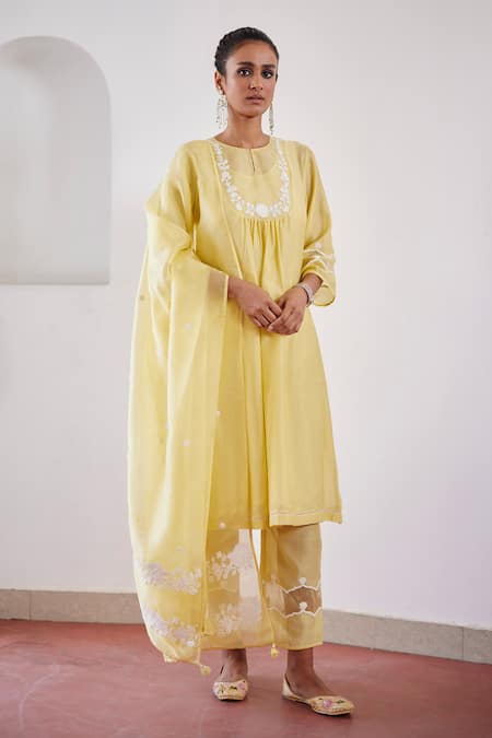 Shop Amisha Kothari Yellow Chanderi , Organza Tassels, Zoha Floral Gathered Anarkali Set Shop_Amisha Kothari_Yellow Chanderi , Organza Tassels, Zoha Floral Gathered Anarkali Set