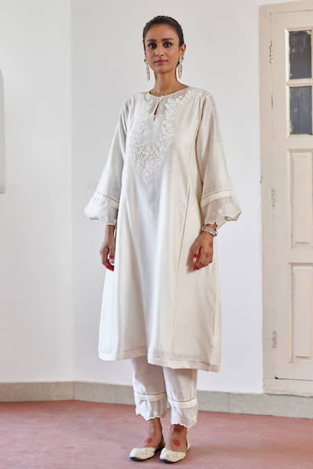 Amisha Kothari Ivory , Organza, Cut Work, Ziya Floral Kurta Set Online at Aza Fashions Amisha Kothari_Ivory , Organza, Cut Work, Ziya Floral Kurta Set _Online_at_Aza_Fashions