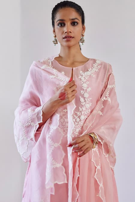 Amisha Kothari Pink Chanderi , Organza Embroidery, Cut Work Round Neck Ziya Kurta Set Online at Aza Fashions Amisha Kothari_Pink Chanderi , Organza Embroidery, Cut Work Round Neck Ziya Kurta Set _Online_at_Aza_Fashions