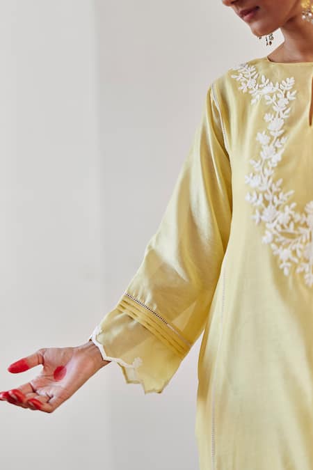 Buy Amisha Kothari Yellow Chanderi , Organza Cut Work, Embroidery Ziya Floral Kurta Set Online at Aza Fashions Buy_Amisha Kothari_Yellow Chanderi , Organza Cut Work, Embroidery Ziya Floral Kurta Set _Online_at_Aza_Fashions