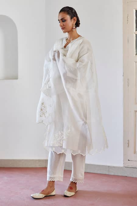 Amisha Kothari Ivory Chanderi , Organza Cut Work, Embroidery Safina Floral Kurta Set at Aza Fashions Amisha Kothari_Ivory Chanderi , Organza Cut Work, Embroidery Safina Floral Kurta Set _at_Aza_Fashions
