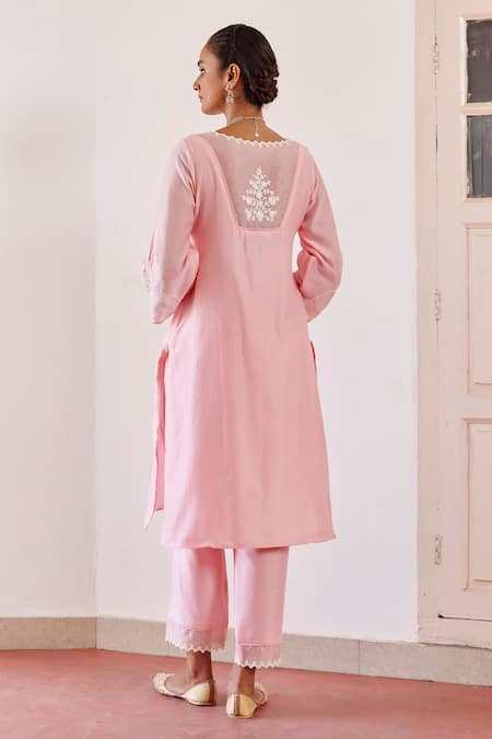 Shop Amisha Kothari Pink Chanderi , Organza Embroidery, Cut Work V-neck Floral Kurta Set at Aza Fashions Shop_Amisha Kothari_Pink Chanderi , Organza Embroidery, Cut Work V-neck Floral Kurta Set _at_Aza_Fashions