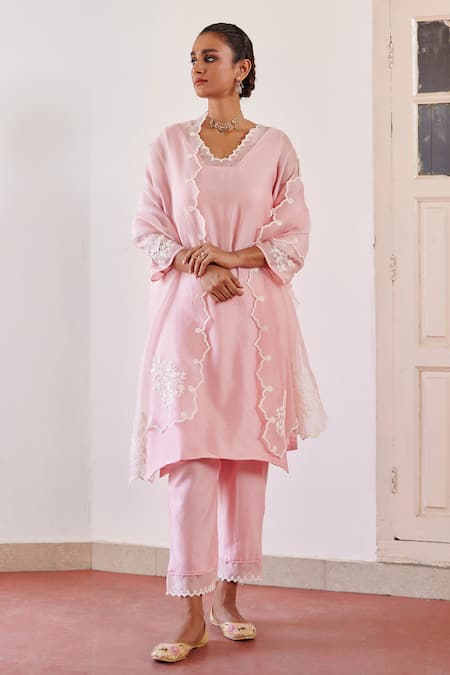 Amisha Kothari Pink Chanderi , Organza Embroidery, Cut Work V-neck Floral Kurta Set Online at Aza Fashions Amisha Kothari_Pink Chanderi , Organza Embroidery, Cut Work V-neck Floral Kurta Set _Online_at_Aza_Fashions
