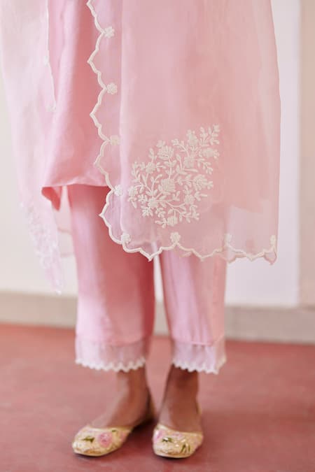 Buy Amisha Kothari Pink Chanderi , Organza Embroidery, Cut Work V-neck Floral Kurta Set Online at Aza Fashions Buy_Amisha Kothari_Pink Chanderi , Organza Embroidery, Cut Work V-neck Floral Kurta Set _Online_at_Aza_Fashions