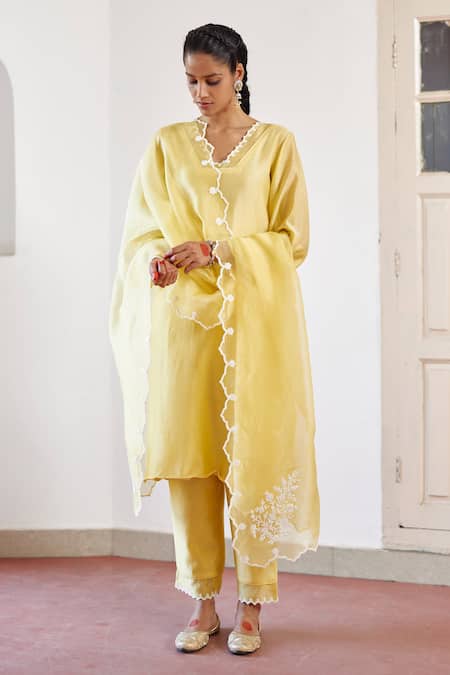 Amisha Kothari_Yellow Chanderi , Organza Cut Work, Safina Straight Kurta Set _at_Aza_Fashions