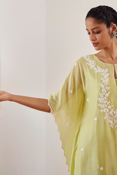 Buy Amisha Kothari Green Cotton, Silk Cut Work, Embroidery Round Neck Zareena Kurta Kaftan Set Buy_Amisha Kothari_Green Cotton, Silk Cut Work, Embroidery Round Neck Zareena Kurta Kaftan Set