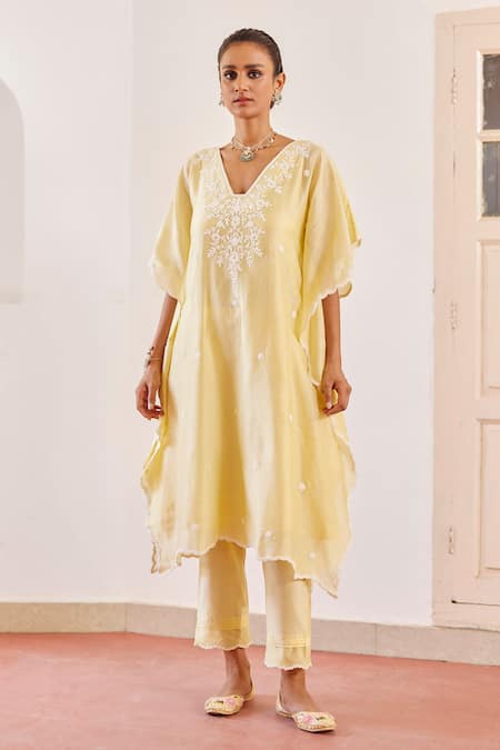 Amisha Kothari_Yellow Cotton, Silk Cut Work V-neck Zainaab Embroidered Kurta Kaftan Set _Online_at_Aza_Fashions