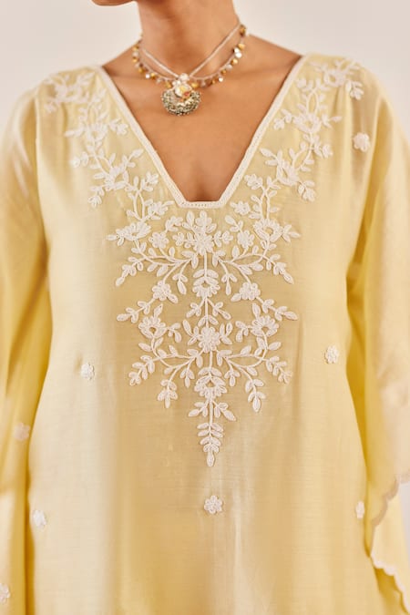 Amisha Kothari_Yellow Cotton, Silk Cut Work V-neck Zainaab Embroidered Kurta Kaftan Set _at_Aza_Fashions