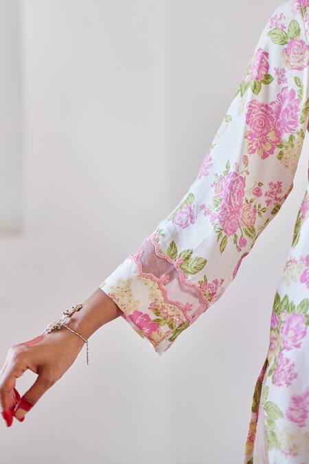 Amisha Kothari_Pink Cotton, Silk Organza Embroidery, Cut Work Bandeau Zubeida Printed Kurta Set _Online_at_Aza_Fashions