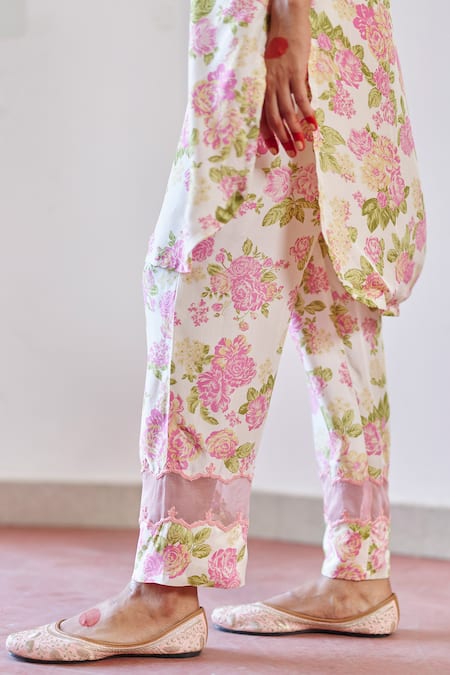 Shop_Amisha Kothari_Pink Cotton, Silk Organza Embroidery, Cut Work Bandeau Zubeida Printed Kurta Set _Online_at_Aza_Fashions