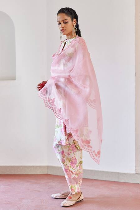 Buy_Amisha Kothari_Pink Cotton, Silk Organza Embroidery, Cut Work Bandeau Zubeida Printed Kurta Set 