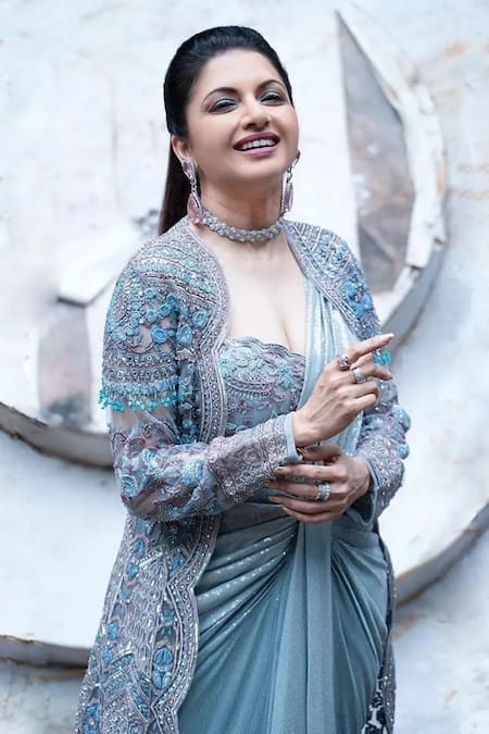 Anjalee And Arjun Kapoor_Blue Net Sequins Sweetheart Neck Embroidered Cape And Pre-draped Saree Set _Online_at_Aza_Fashions