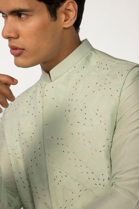 Buy Kaka Calcutta Green Beads, Embroidery Thread Beaded Bundi Online at Aza Fashions Buy_Kaka Calcutta_Green Beads, Embroidery Thread Beaded Bundi _Online_at_Aza_Fashions