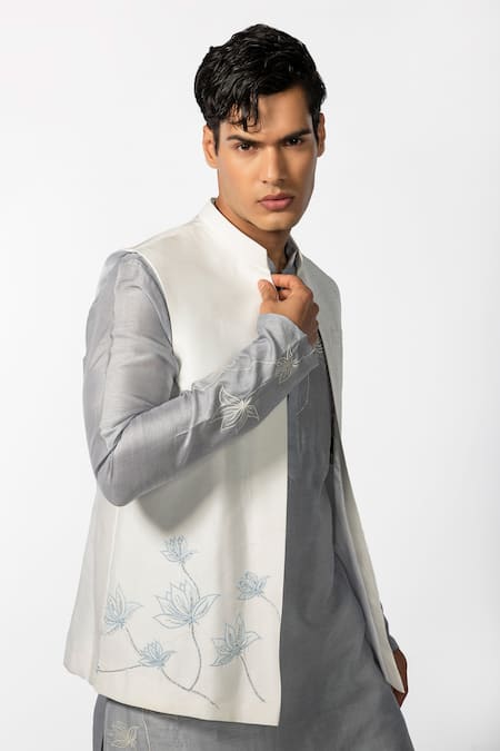 Kaka Calcutta_Ivory Bamboo Embroidery Floral Bundi _Online_at_Aza_Fashions