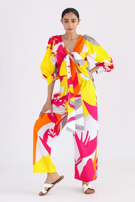 Shop_Studio Moda India_White Cotton V-neck The Beach Bow Top_Online_at_Aza_Fashions