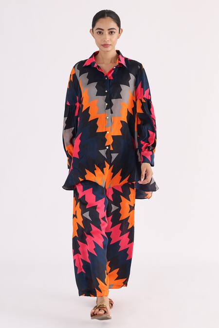 Buy Studio Moda India Black The Faire Flared Printed Shirt at Aza Fashions Buy_Studio Moda India_Black The Faire Flared Printed Shirt_at_Aza_Fashions