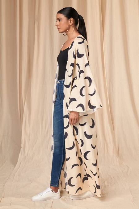 Masaba_Ivory Cotton Mul Print Mooncrest Lily Shrug _Online_at_Aza_Fashions