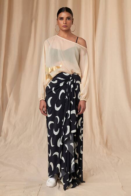 Masaba_Ivory Organza Print Mooncrest Contrast Poncho Drape Skirt Set _Online_at_Aza_Fashions