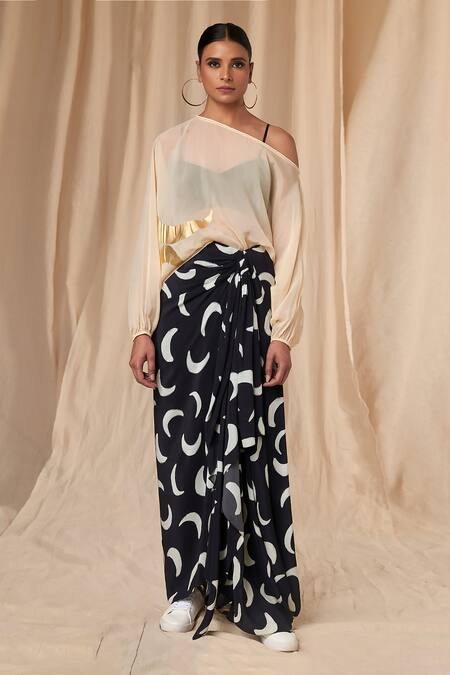 Buy_Masaba_Ivory Organza Print Mooncrest Contrast Poncho Drape Skirt Set _Online_at_Aza_Fashions