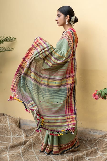 Priyanka Raajiv_Green Cotton Aava Organic Saree With Arnit Running Blouse _Online_at_Aza_Fashions
