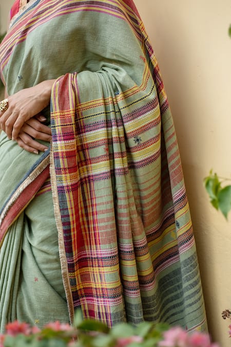 Priyanka Raajiv_Green Cotton Aava Organic Saree With Arnit Running Blouse _at_Aza_Fashions