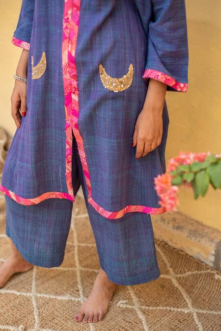 Priyanka Raajiv_Blue Cotton Sequins, Patchwork V-neck Aroon Organic Kurta And Flared Pant Set _at_Aza_Fashions