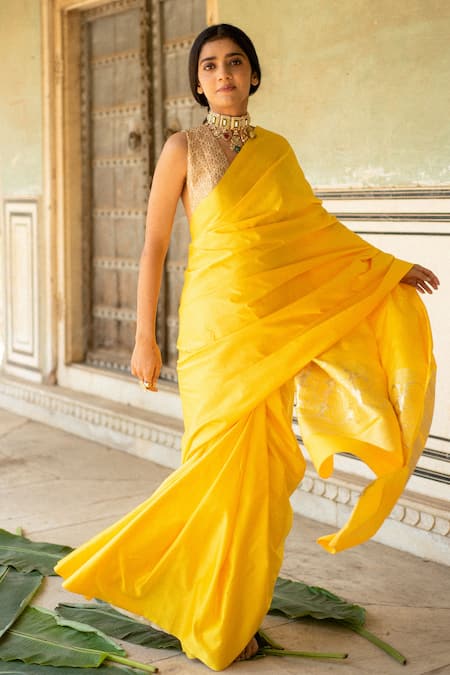 Priyanka Raajiv Mani Woven Bordered Saree With Running Blouse 