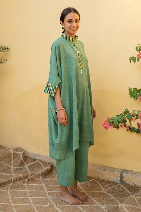 Buy_Priyanka Raajiv_Green Cotton Embroidery Bandeau Neck Sadeh Organic Kaftan And Pant Set _Online_at_Aza_Fashions