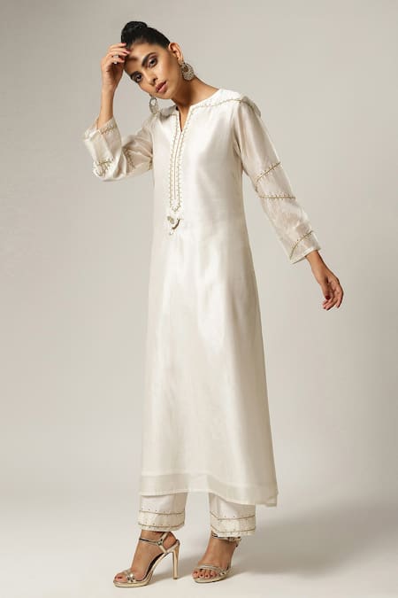 Buy_Anantaa By Roohi_Off White Silk, Chanderi Zari, Pearls Placement Embroidered Kurta With Pant _Online_at_Aza_Fashions
