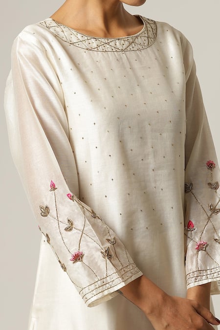 Shop_Anantaa By Roohi_Off White Silk, Chanderi Embroidery, Zari Placement Flower Kurta With Pant _Online_at_Aza_Fashions