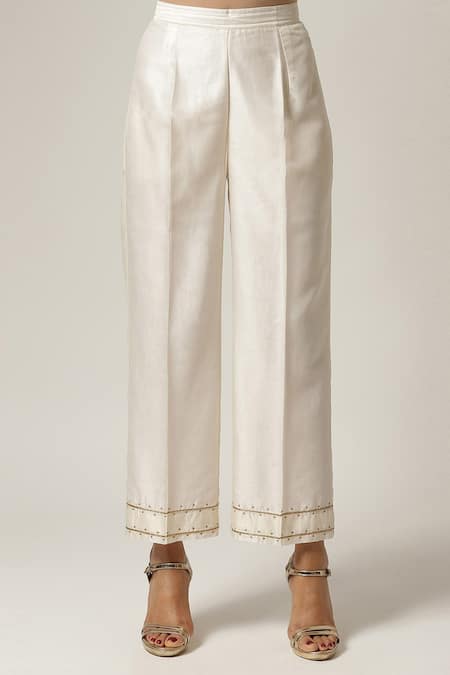 Buy_Anantaa By Roohi_Off White Silk, Chanderi Embroidery, Zari Placement Flower Kurta With Pant 