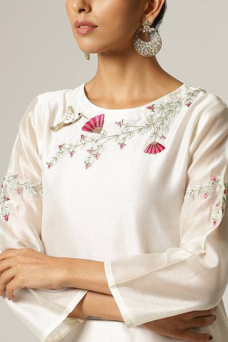 Shop_Anantaa By Roohi_Off White , , Placement Dabka Kurta With Pant _Online_at_Aza_Fashions