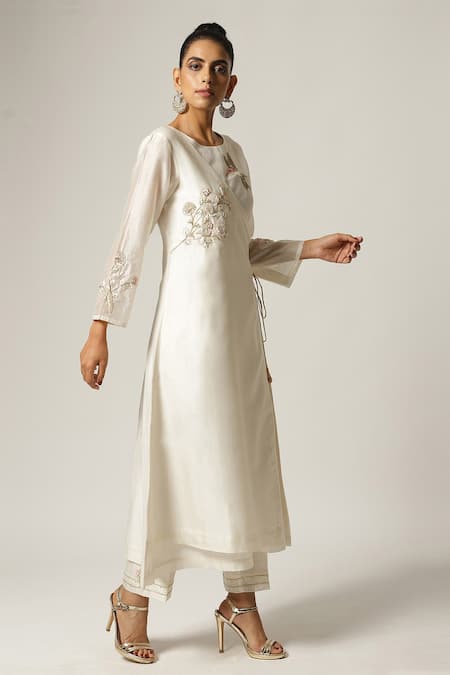 Buy_Anantaa By Roohi_Off White Silk, Chanderi Embroidery Placement Floral Angrakha Kurta With Pant _Online_at_Aza_Fashions