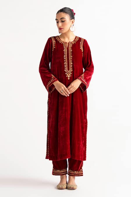 Anantaa by Roohi Placement Hand Embroidered Kurta With Pant 