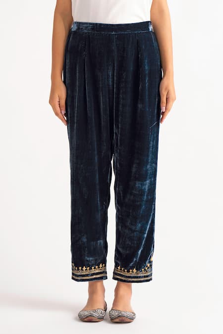 Anantaa By Roohi_Blue Velvet Sequins, Embroidery Round Neck Hand Kurta With Pant _at_Aza_Fashions