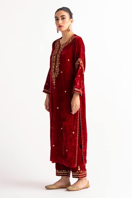 Buy Anantaa By Roohi Red Velvet Sequins, Embroidery Round Neck Hand Kurta With Pant Online at Aza Fashions Buy_Anantaa By Roohi_Red Velvet Sequins, Embroidery Round Neck Hand Kurta With Pant _Online_at_Aza_Fashions