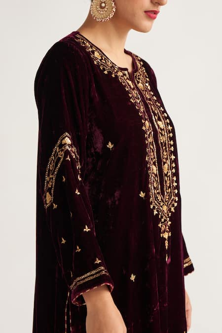 Shop_Anantaa By Roohi_Wine Velvet Sequins, Embroidery Round Neck Contrast Kurta With Pant _Online_at_Aza_Fashions