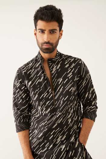 Shop Son Of A Noble Snob Black 100% Linen Printed Graphic Souk Slant Kurta Online at Aza Fashions Shop_Son Of A Noble Snob_Black 100% Linen Printed Graphic Souk Slant Kurta_Online_at_Aza_Fashions