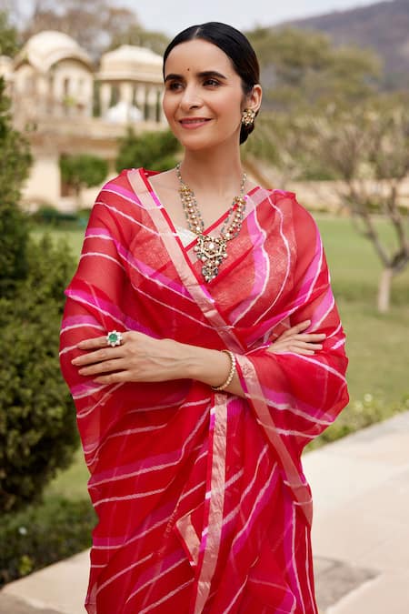 Buy Geroo Jaipur Red Kota Doria Leheriya Dyed Saree With Unstitched Blouse Fabric Online at Aza Fashions Buy_Geroo Jaipur_Red Kota Doria Leheriya Dyed Saree With Unstitched Blouse Fabric _Online_at_Aza_Fashions