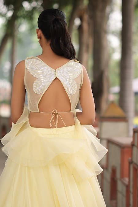 Buy_House Of Tushaom_Yellow Organza Embroidery Sequin Leaf Neck Lehenga Set _Online_at_Aza_Fashions